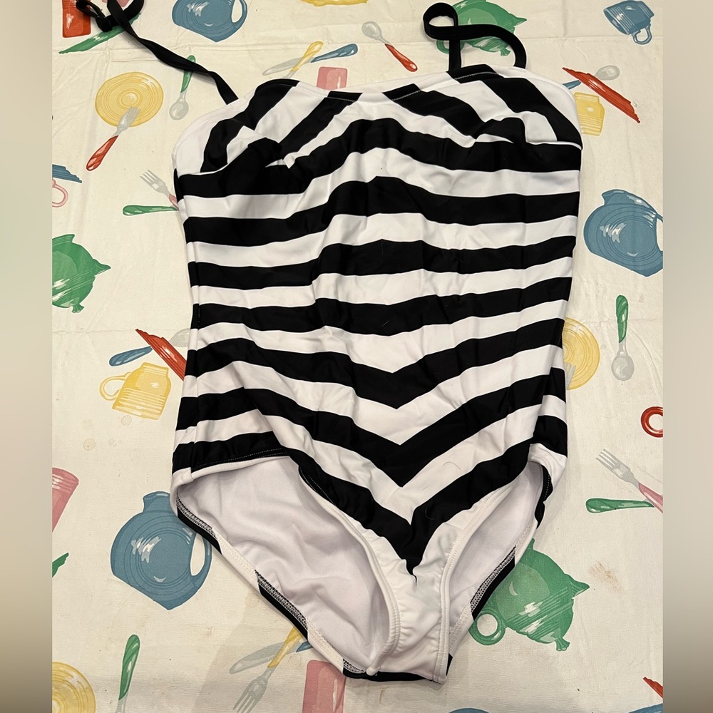 Unique Vintage Barbie Swimsuit XL NWT - Picture 2 of 3